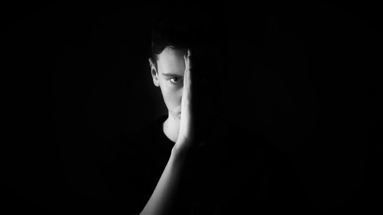 在我们信任的同性恋者中:我如何处理这种仇恨? 讨厌