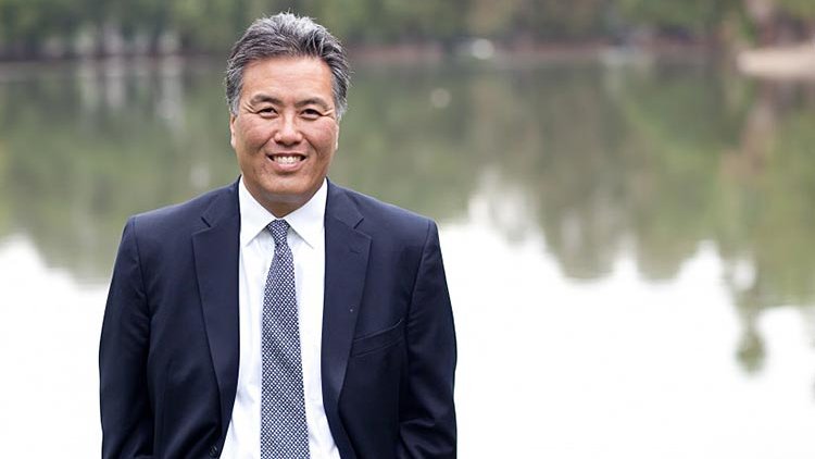 众议员高野(Mark Takano)谈如何反亚洲种族主义 高野