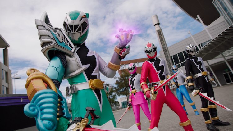 'Power Rangers' 电视剧推出首个 LGBTQ+ Ranger 电力别动队恐龙形象