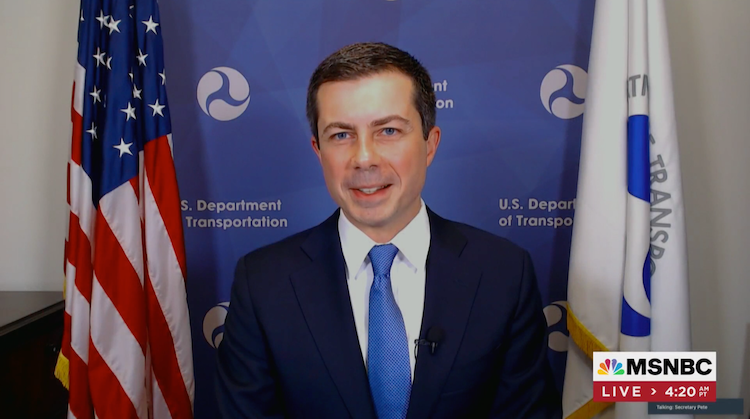 塞西。 皮特·布蒂吉格 (Pete Buttigieg) 公开了为人父母的惊喜 皮特·布蒂吉格在 MSNBC 的早晨乔上