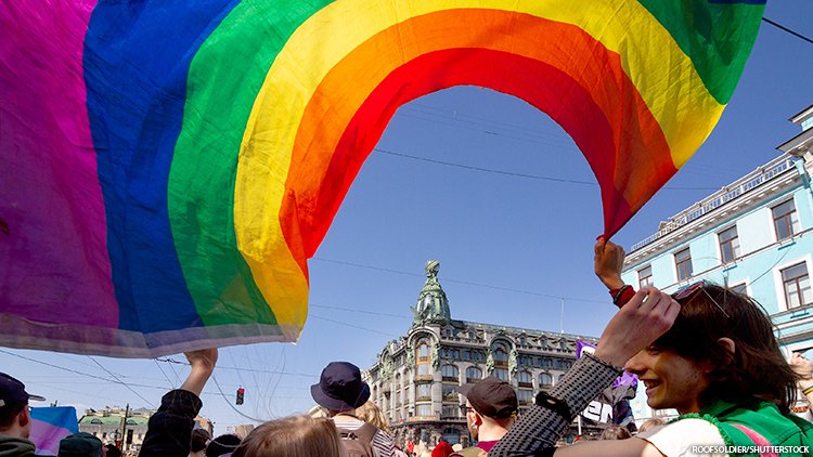俄罗斯提议扩大 LGBTQ+ '宣传' 禁止 圣彼得堡的骄傲活动