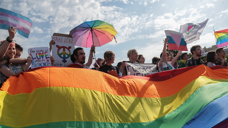 俄罗斯国家杜马批准法案禁止“LGBT 宣传” 俄罗斯 LGBTQ+ 抗议活动